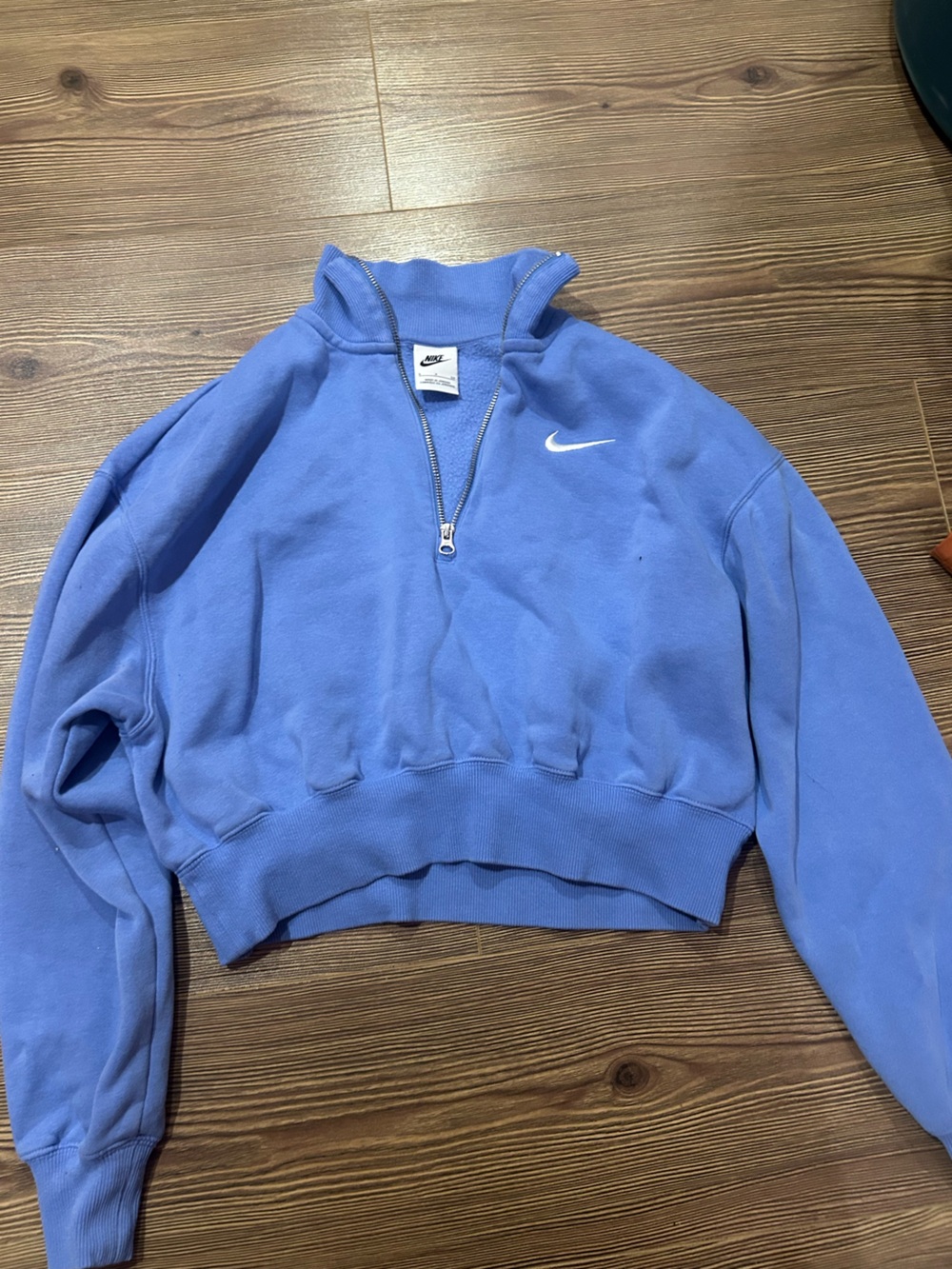 Nike Women's Blueish periwinkle Half-Zip Cropped Sweatshirt